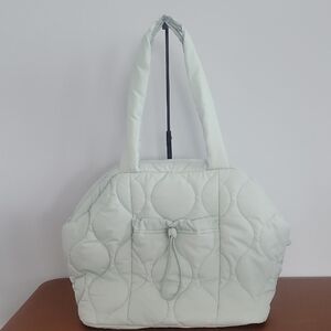 Woman's Vera Bradley Featherweight Tote Bag In Mint